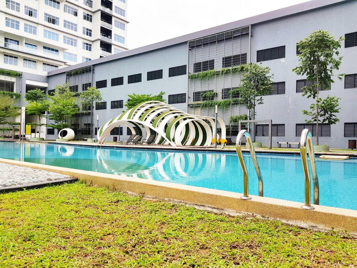 No.5 The Mint @ Puchong Center Near Ioi Mall Exterior foto